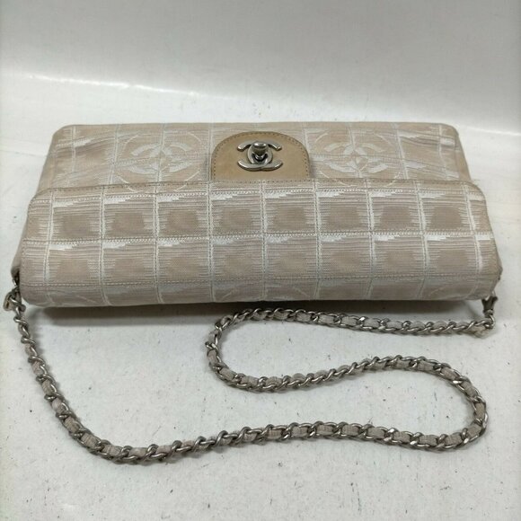 Chanel White Canvas Shoulder Bag - Picture 6 of 9